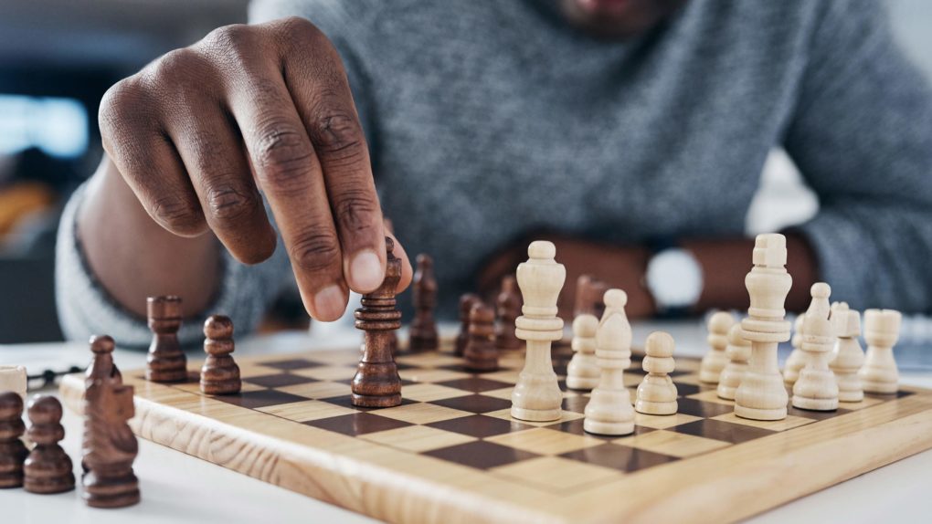 Moving chess pieces visually on the board